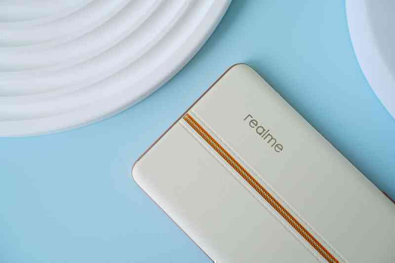 realme 11 Pro+ ra mắt: Giá dưới 7 triệu nhưng thiết kế cực đẹp, camera 200MP, sạc nhanh 100W khiến Galaxy S23 Ultra cũng phải &quot;chào thua&quot; - Ảnh 3.