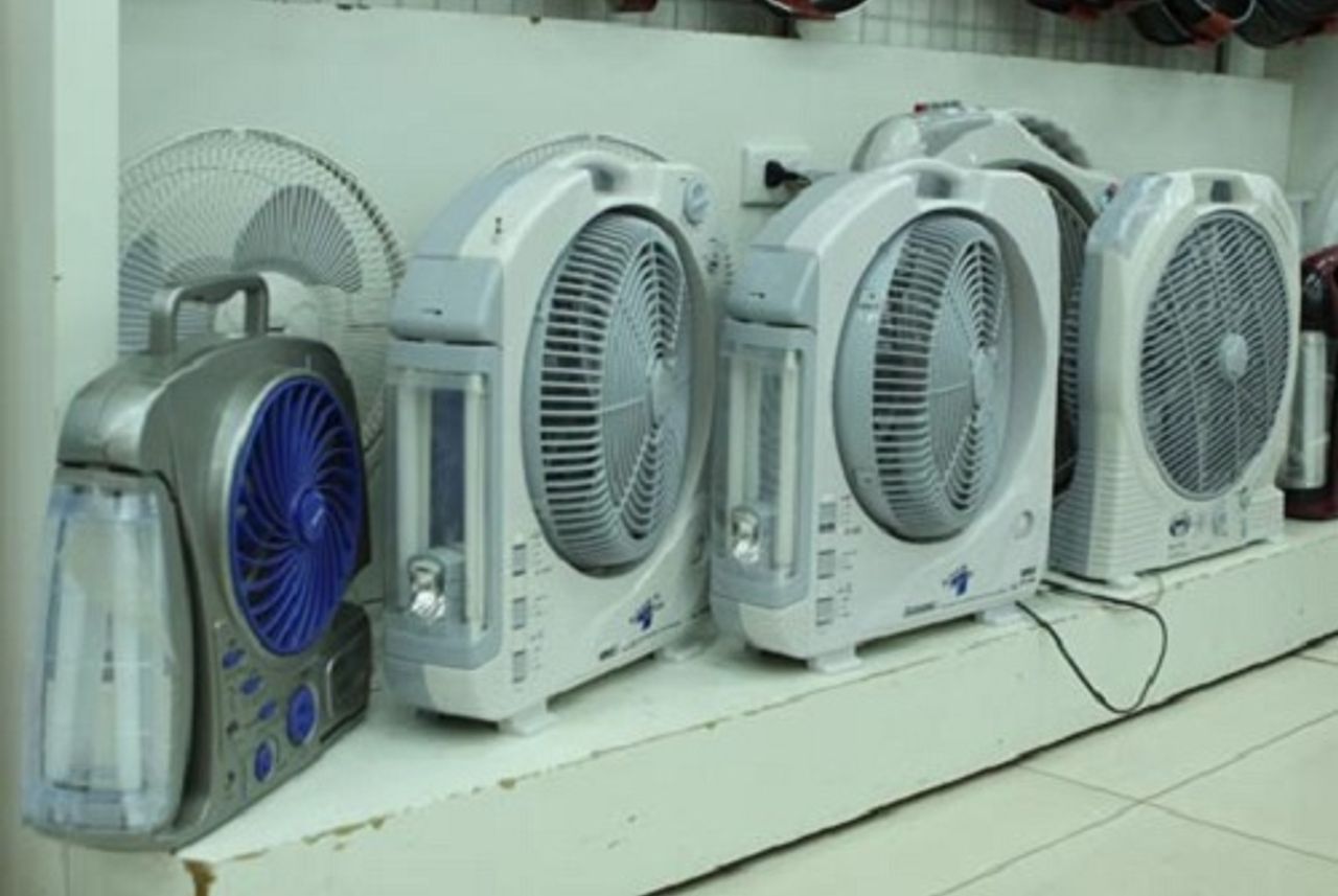 Chấp hết trời nóng lẫn mất điện với 3 món tích điện nhà nào cũng cần, giá từ 290.000đ - Ảnh 1. Chấp hết trời nóng lẫn mất điện với 3 món tích điện nhà nào cũng cần, giá từ 290.000đ - Ảnh 1.