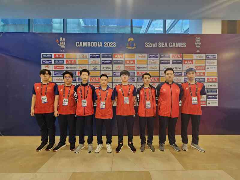 Giành HCĐ tại SEA Games 32, tuyển thủ VALORANT Việt Nam ủ rũ, HLV đỏ hoe mắt - Ảnh 1. Giành HCĐ tại SEA Games 32, tuyển thủ VALORANT Việt Nam ủ rũ, HLV đỏ hoe mắt - Ảnh 1.