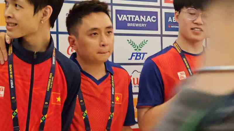 Giành HCĐ tại SEA Games 32, tuyển thủ VALORANT Việt Nam ủ rũ, HLV đỏ hoe mắt