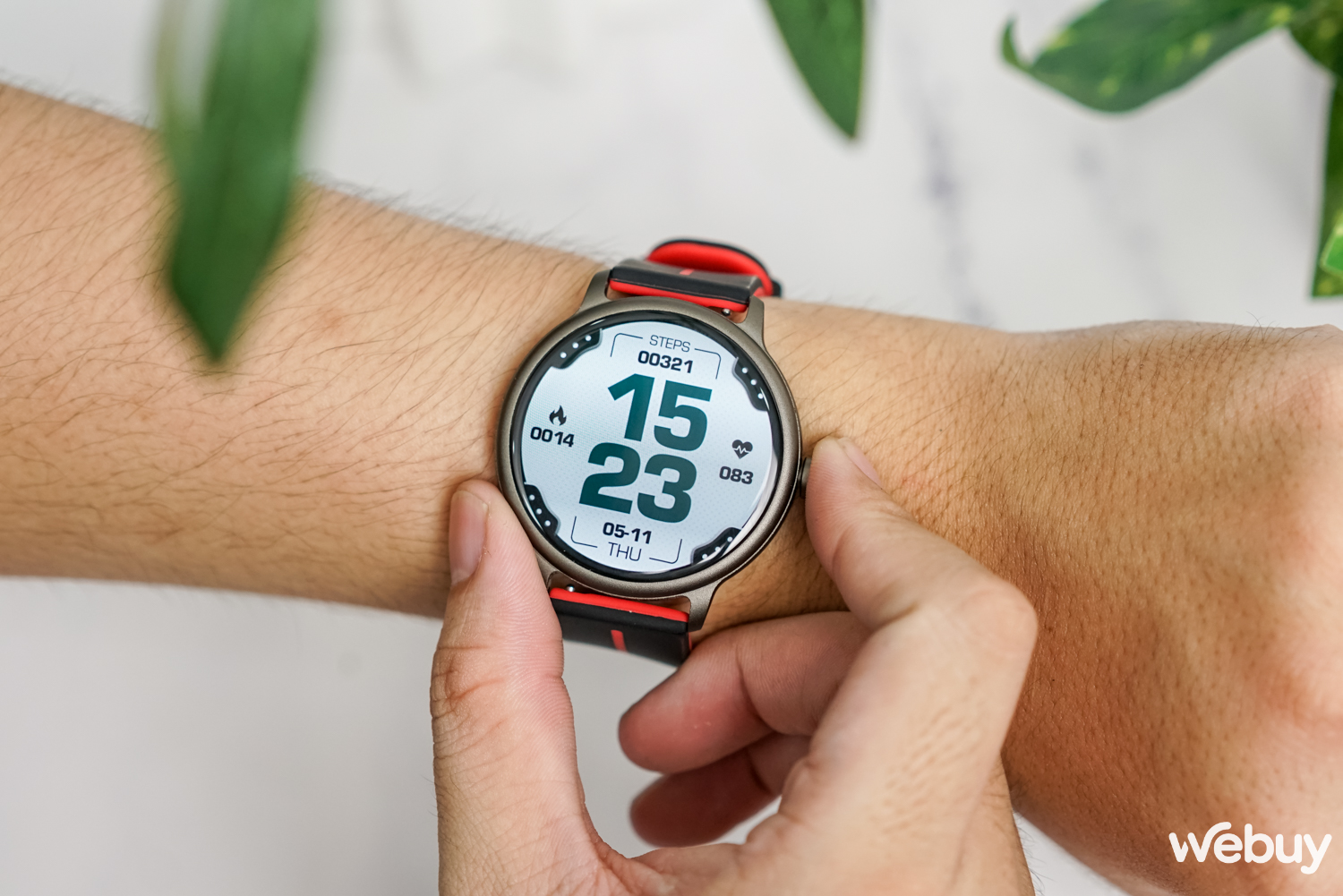 Smartwatch đẹp hơn Apple Watch nhưng giá chỉ bằng 1 phần 10 - Ảnh 3. Smartwatch đẹp hơn Apple Watch nhưng giá chỉ bằng 1 phần 10 - Ảnh 3.