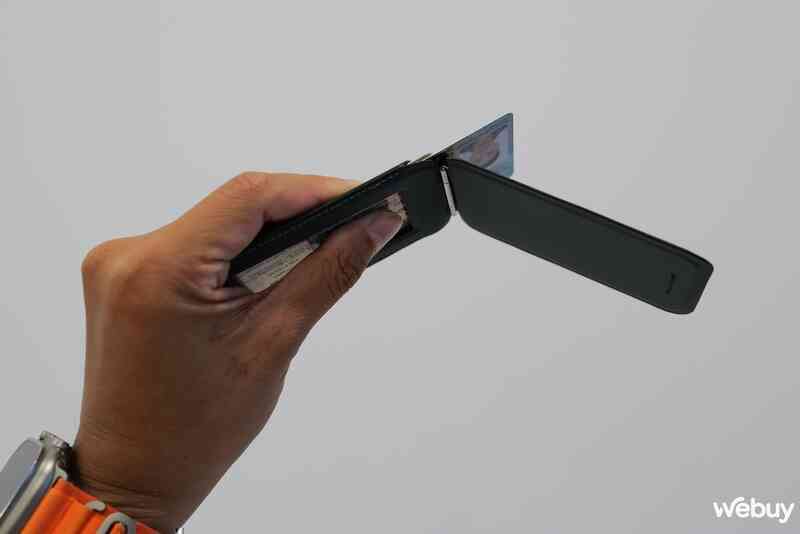Ví da Apple MagSafe quá đắt? Đừng lo vì đã có sản phẩm này, tới từ thương hiệu Mỹ, dùng ngon hơn hàng Apple mà giá lại rẻ hơn
