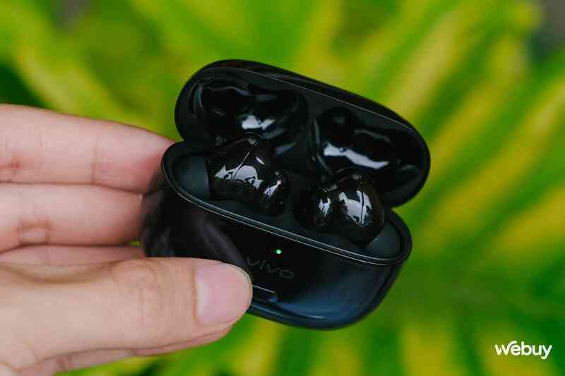 vivo TWS 2e: Tai nghe không dây giá dưới 1 triệu, chất âm khá, có chế độ chơi game, pin sạc một lần nghe 7,6 giờ liên tục - Ảnh 14. vivo TWS 2e: Tai nghe không dây giá dưới 1 triệu, chất âm khá, có chế độ chơi game, pin sạc một lần nghe 7,6 giờ liên tục - Ảnh 14.