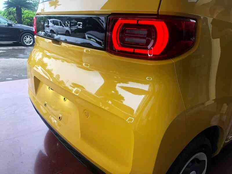 Wuling HongGuang MiniEV lần đầu lộ diện tại Việt Nam: Ra mắt muộn nhất tháng 6, nếu giá tốt dễ chạy đầy đường
