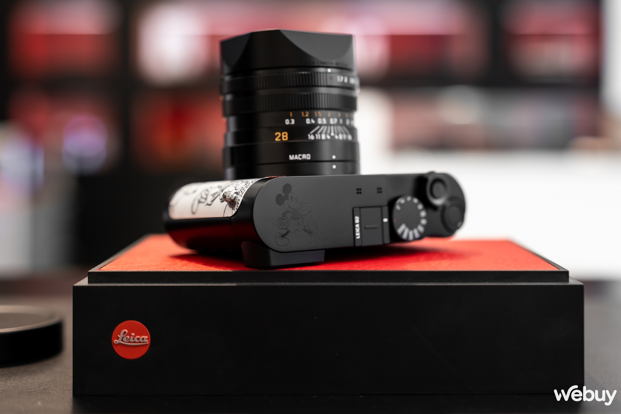 Đi tìm những chi tiết đặc biệt trên máy ảnh Leica Q2 phiên bản đặc biệt Disney '100 Năm Kỳ Diệu' - Ảnh 11. Đi tìm những chi tiết đặc biệt trên máy ảnh Leica Q2 phiên bản đặc biệt Disney '100 Năm Kỳ Diệu' - Ảnh 11.