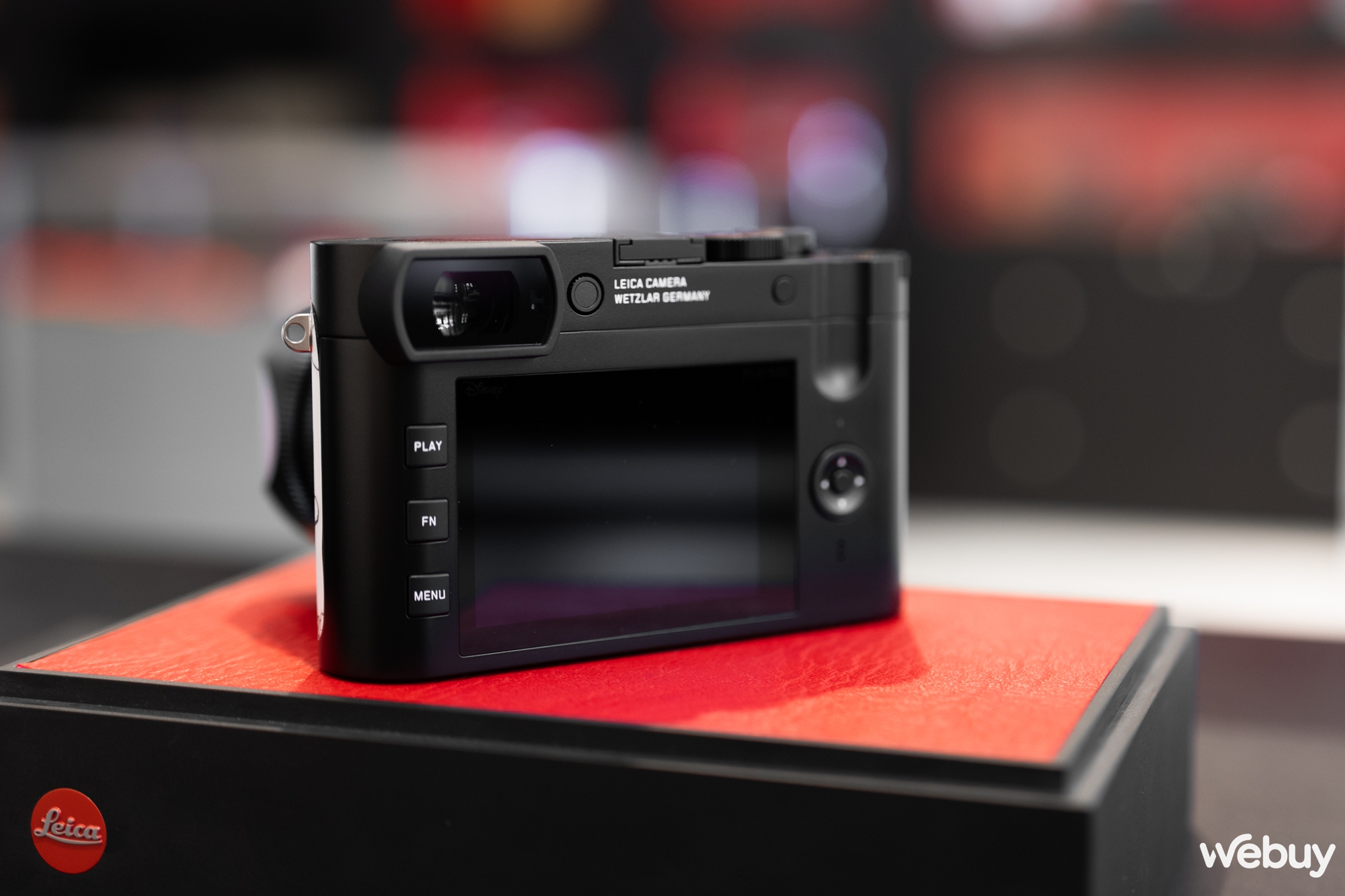 Đi tìm những chi tiết đặc biệt trên máy ảnh Leica Q2 phiên bản đặc biệt Disney '100 Năm Kỳ Diệu' - Ảnh 12. Đi tìm những chi tiết đặc biệt trên máy ảnh Leica Q2 phiên bản đặc biệt Disney '100 Năm Kỳ Diệu' - Ảnh 12.