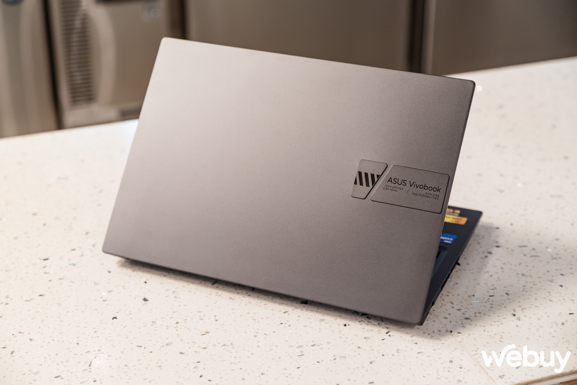 Trên tay ASUS Vivobook 14X OLED 2023: Thiết kế giữ nét tối giản, màn hình đẹp, thêm nhiều tùy chọn cấu hình - Ảnh 14. Trên tay ASUS Vivobook 14X OLED 2023: Thiết kế giữ nét tối giản, màn hình đẹp, thêm nhiều tùy chọn cấu hình - Ảnh 14.