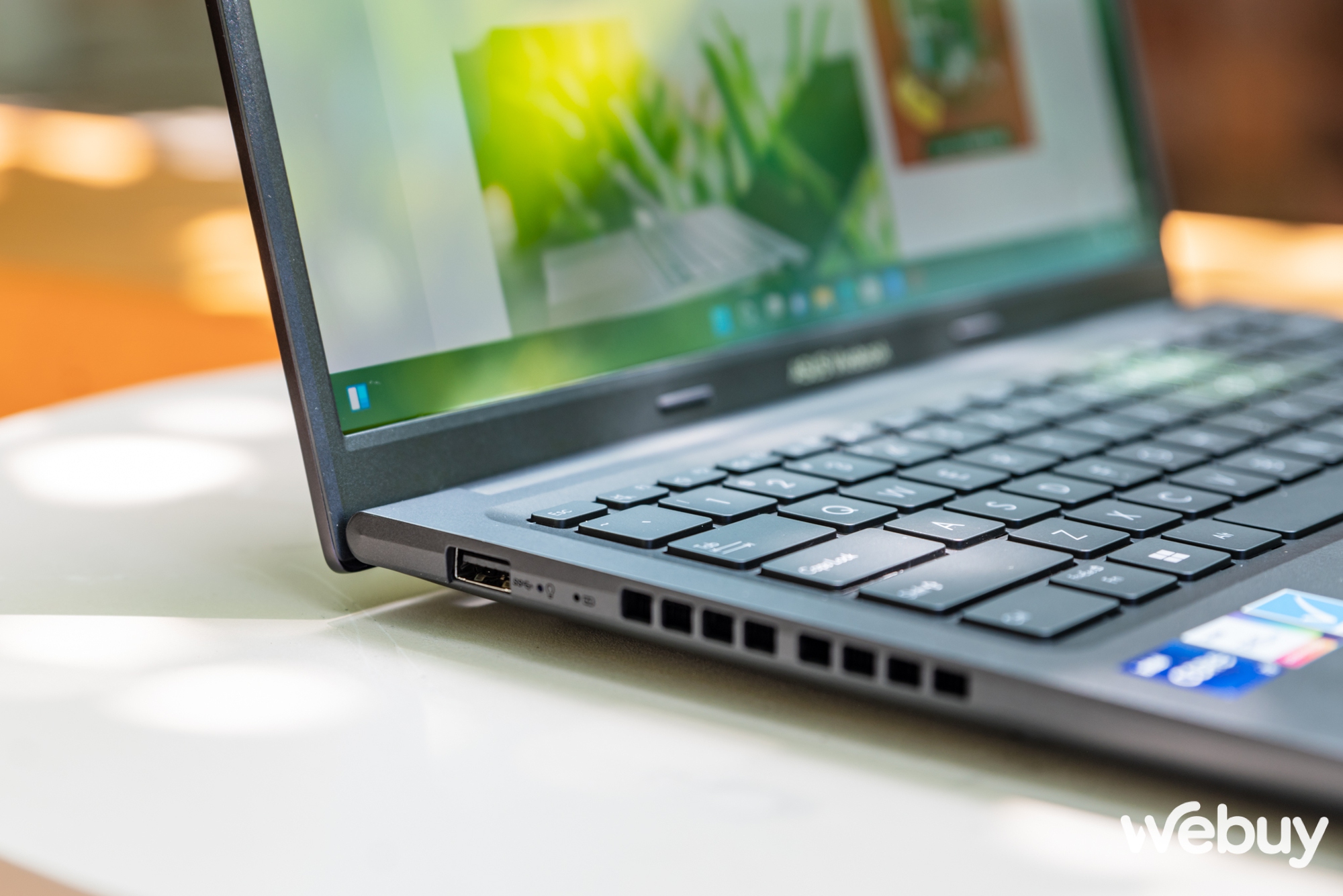 Trên tay ASUS Vivobook 14X OLED 2023: Thiết kế giữ nét tối giản, màn hình đẹp, thêm nhiều tùy chọn cấu hình - Ảnh 16. Trên tay ASUS Vivobook 14X OLED 2023: Thiết kế giữ nét tối giản, màn hình đẹp, thêm nhiều tùy chọn cấu hình - Ảnh 16.