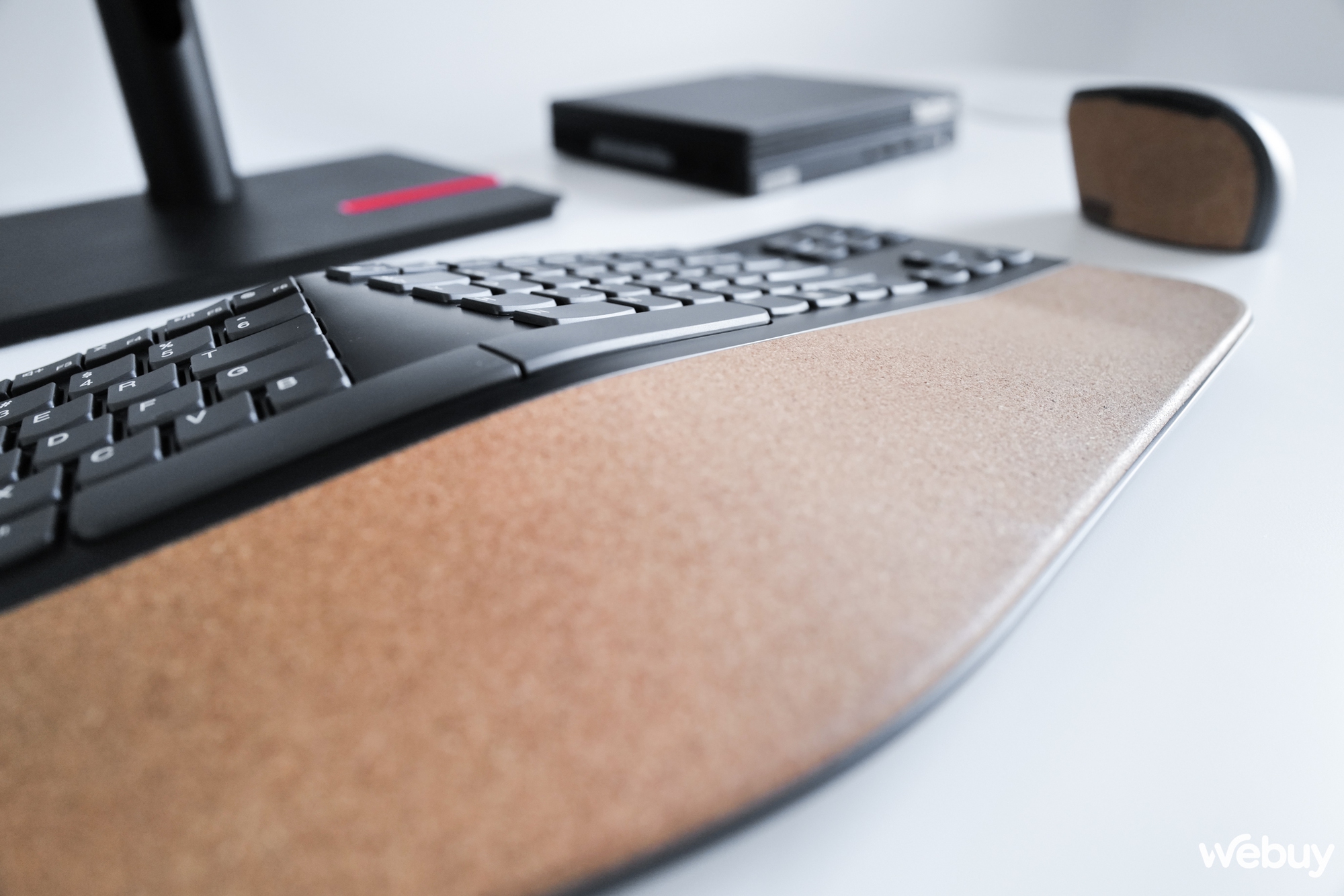 Trên tay bộ đôi chuột và phím công thái học Lenovo Go - Ảnh 3. Trên tay bộ đôi chuột và phím công thái học Lenovo Go - Ảnh 3.