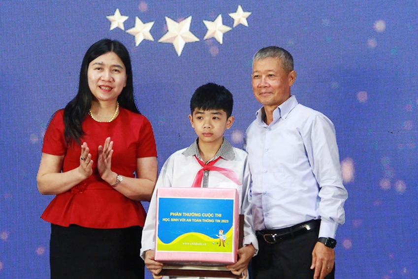 Sân chơi công nghệ Violympic giúp học sinh củng cố kiến thức Toán, Vật lý