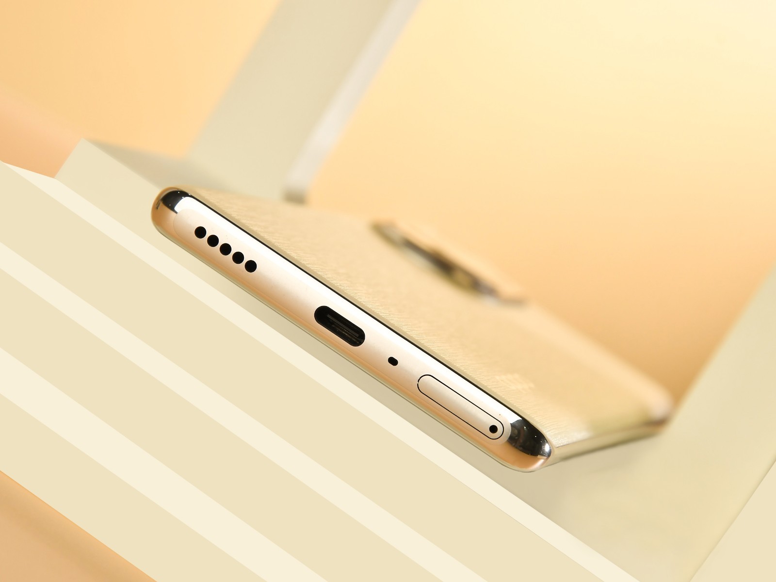 Ảnh thực tế OPPO Reno10 Pro : Thiết kế mới, camera tiềm vọng 5X, chip Snapdragon 8 Gen 1, giá từ 14 triệu đồng - Ảnh 12. Ảnh thực tế OPPO Reno10 Pro : Thiết kế mới, camera tiềm vọng 5X, chip Snapdragon 8 Gen 1, giá từ 14 triệu đồng - Ảnh 12.