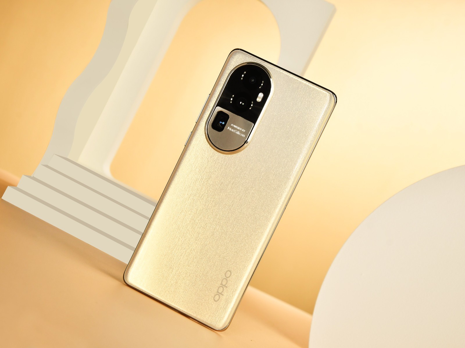 Ảnh thực tế OPPO Reno10 Pro+: Thiết kế mới, camera tiềm vọng 5X, chip Snapdragon 8+ Gen 1, giá từ 14 triệu đồng - Ảnh 4.