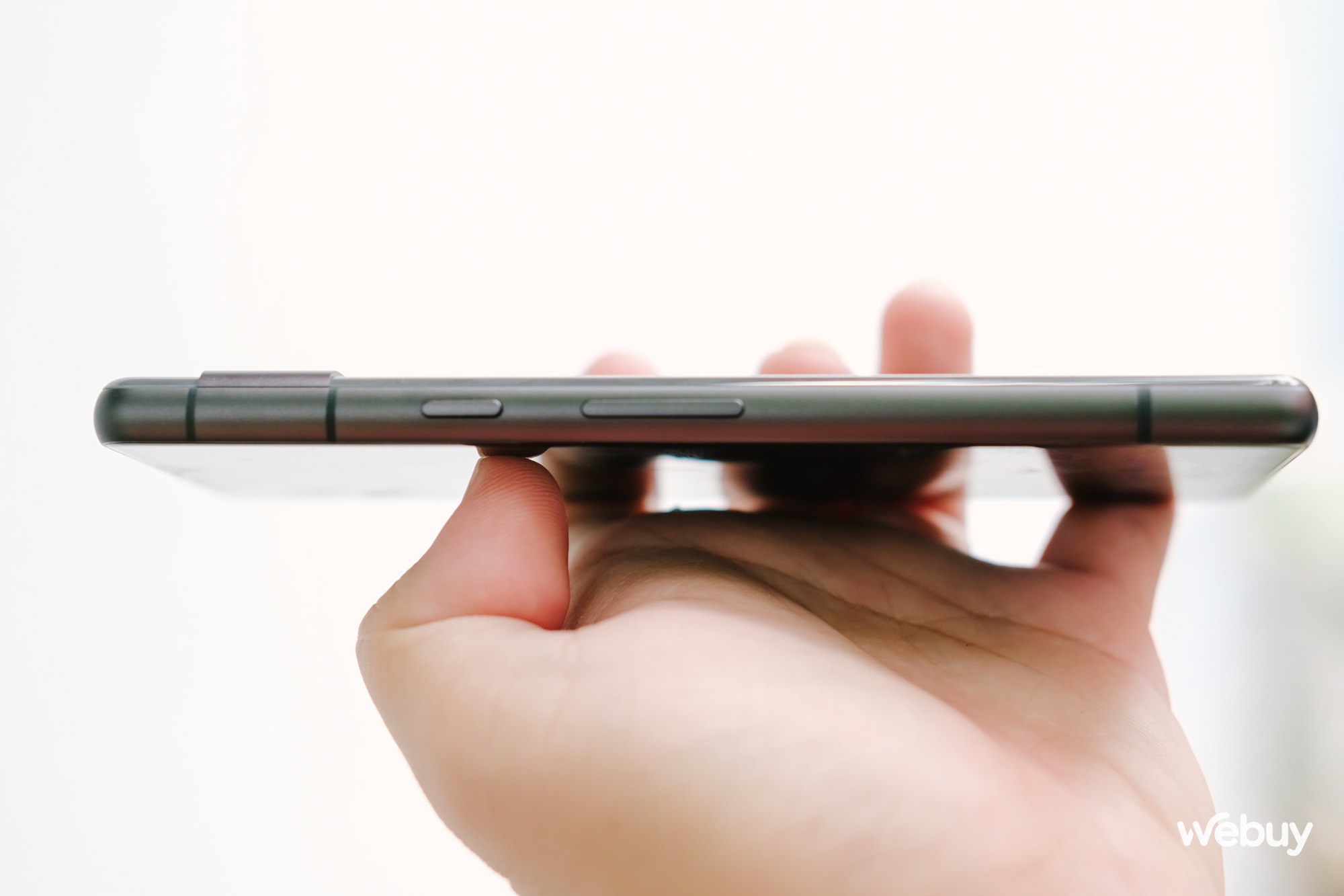 Trên tay smartphone Google giá chỉ hơn 11 triệu nhưng dùng chip của máy 40 triệu