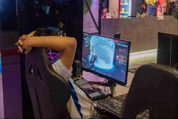 Phòng game được đầu tư khủng thế này thì chơi game ở nhà làm gì? - Ảnh 4. Phòng game được đầu tư khủng thế này thì chơi game ở nhà làm gì? - Ảnh 4.