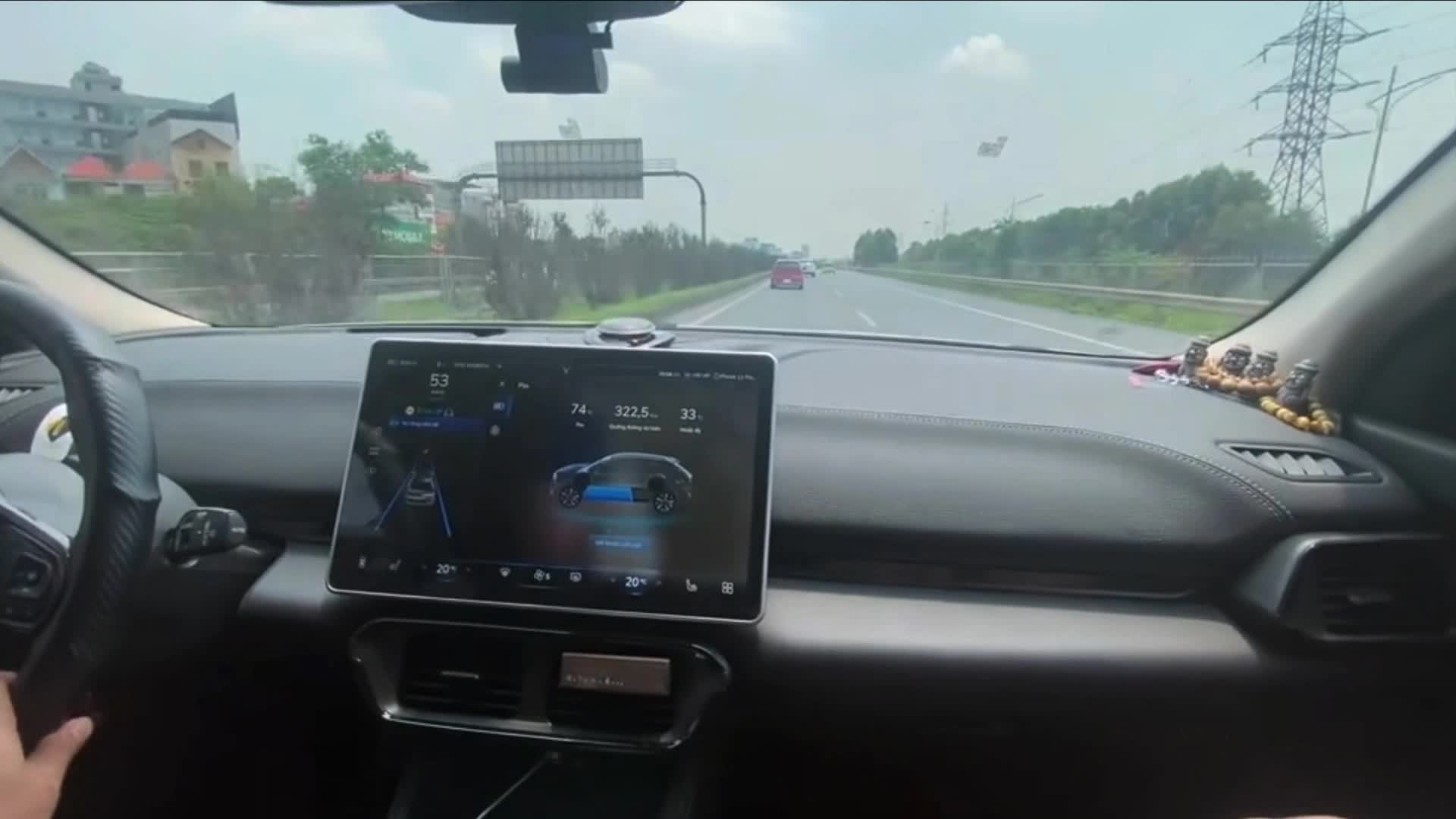 Vụ tài xế VF8 nhảy khỏi ghế lái, mặc xe tự chạy: Minh chứng thực tế 1 điều Tesla, VinFast, Peugeot đều thất bại? - Ảnh 5. Vụ tài xế VF8 nhảy khỏi ghế lái, mặc xe tự chạy: Minh chứng thực tế 1 điều Tesla, VinFast, Peugeot đều thất bại? - Ảnh 5.