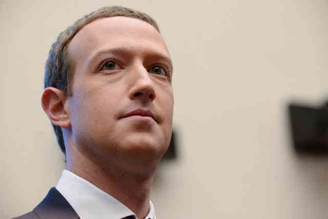 Nhà Trắng phớt lờ CEO Facebook