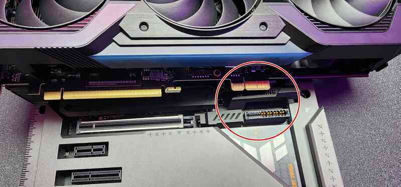 Asus hé lộ mẫu GPU 'kỳ lạ' có thể chạy mà không cần lắp dây nguồn, chỉ dùng một khe cắm nhỏ để cấp điện - Ảnh 2.