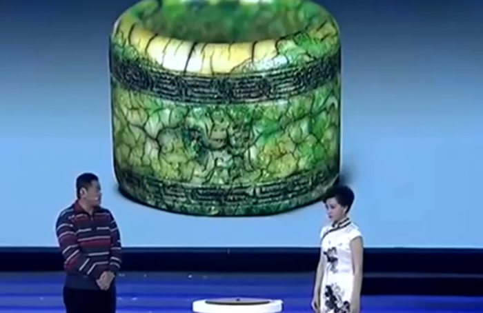 Mang nhẫn ngọc đi thẩm định, người đàn ông run rẩy khi nghe chuyên gia phán một câu