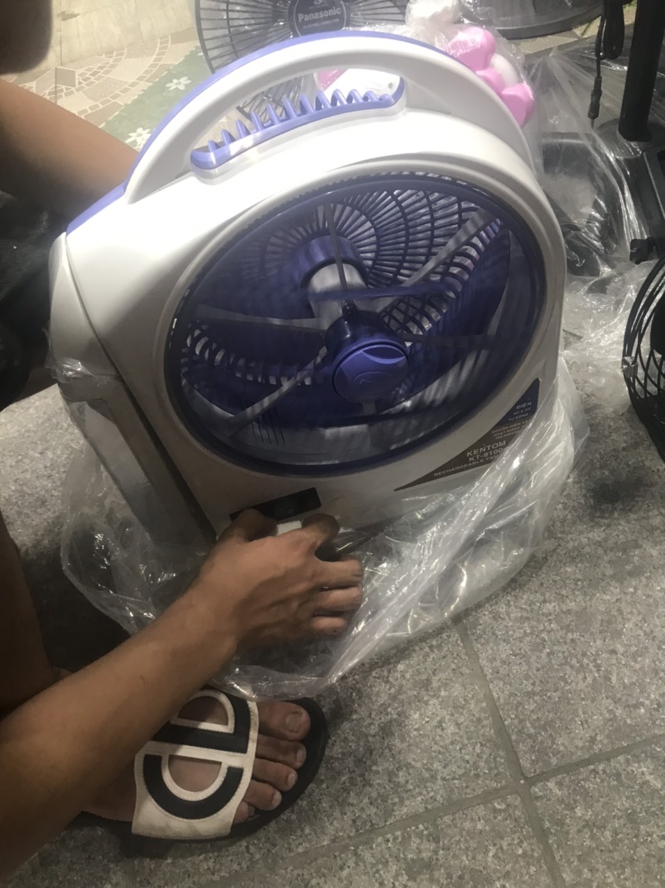 Người bán luôn nói cháy hàng, hết hàng, và hét giá cao khi nhu cầu tăng Người bán luôn nói cháy hàng, hết hàng, và hét giá cao khi nhu cầu tăng