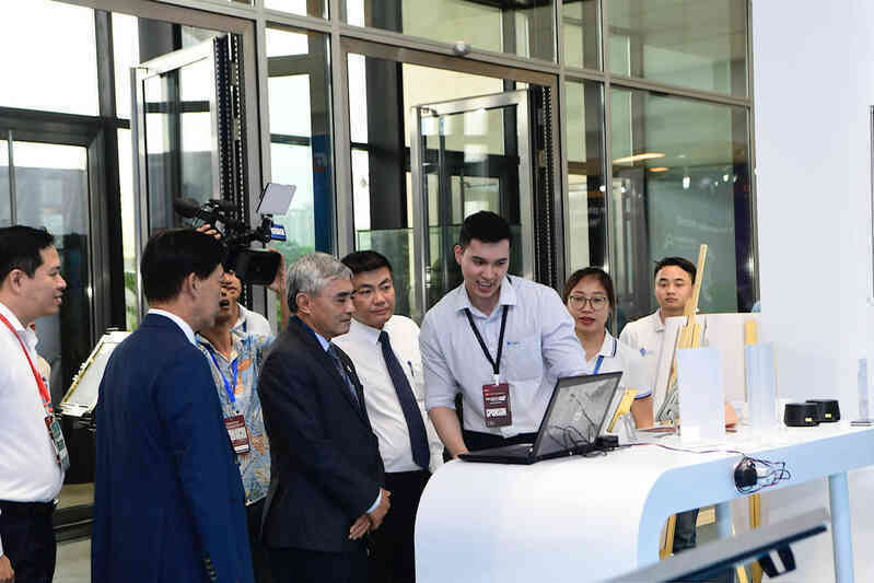 Industry 4.0 Summit 2023: VNPT trình diễn loạt giải pháp số hoá thông minh