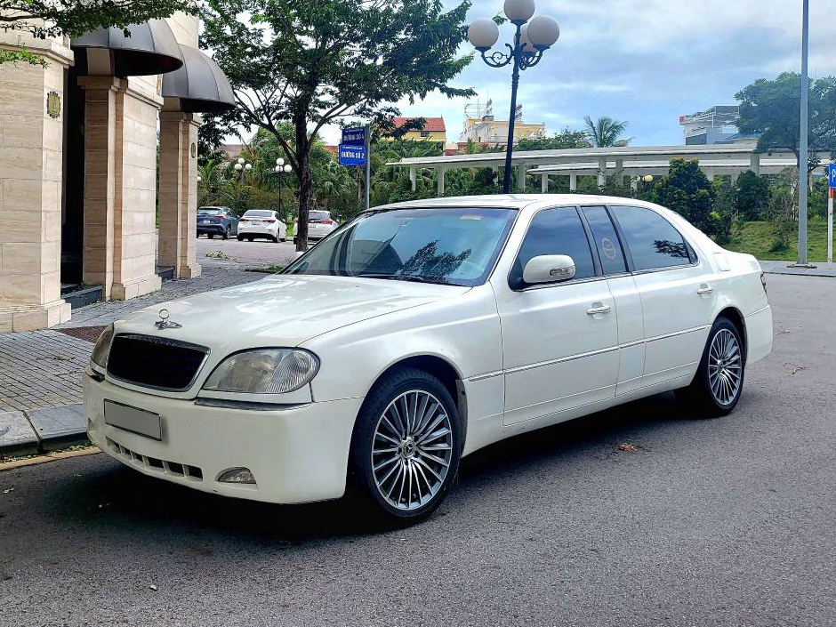 Bán limousine Hàn Quốc hàng hiếm giá 550 triệu, người bán chia sẻ: ‘Tặng thêm 1 xe để thay phụ tùng’