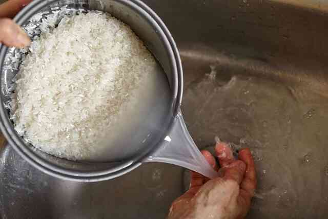 Nghiên cứu tìm thấy hạt vi nhựa trong gạo: Bạn nên hay không nên vo gạo trước khi nấu? - Ảnh 9. Nghiên cứu tìm thấy hạt vi nhựa trong gạo: Bạn nên hay không nên vo gạo trước khi nấu? - Ảnh 9.