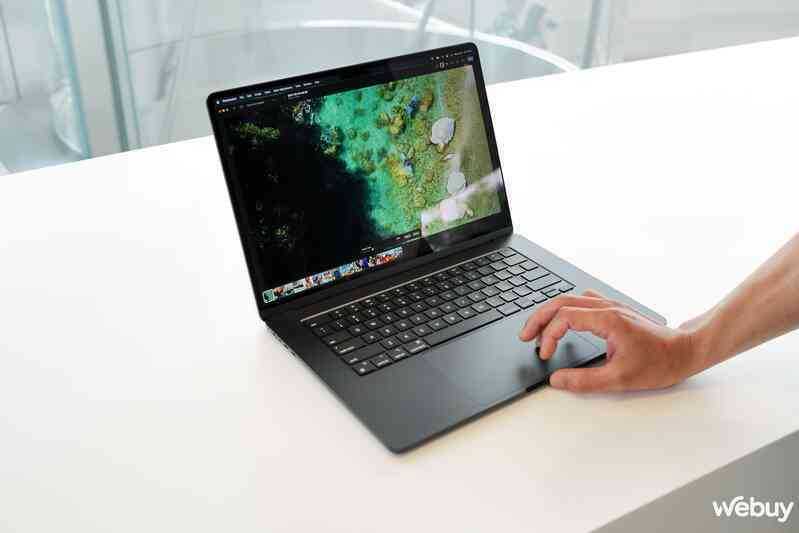 MacBook Air 15 inch khó bán tại Việt Nam?