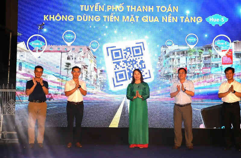 Thành phố Huế có tuyến phố thanh toán không dùng tiền mặt đầu tiên