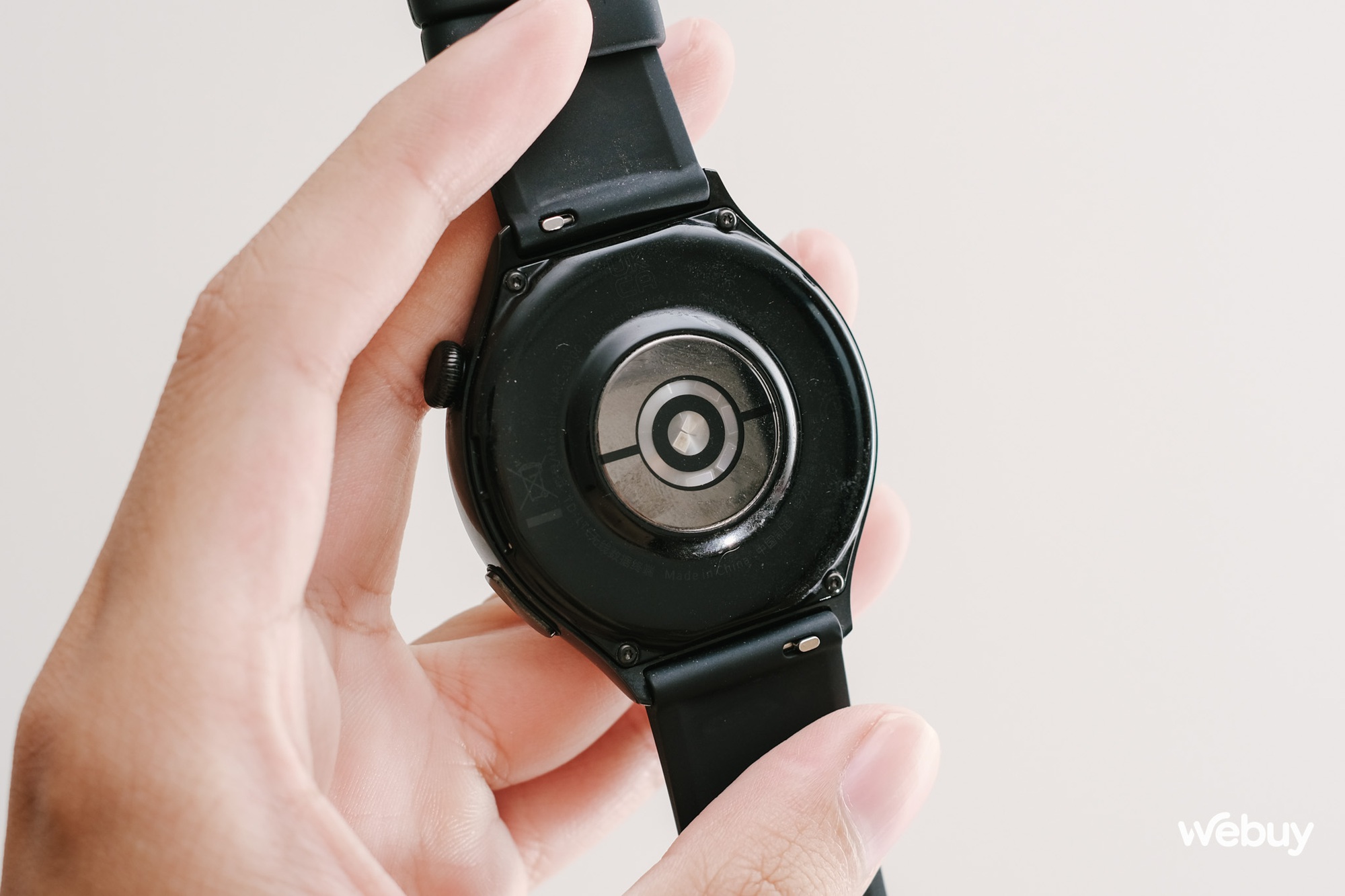 Huawei Watch 4: Smartwatch eSIM màn hình đẹp như iPhone, pin 