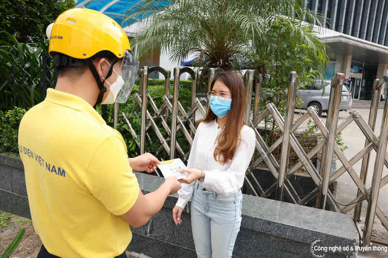 Bưu điện tham gia hỗ trợ người dân đổi giấy phép lái xe trực tuyến toàn trình
