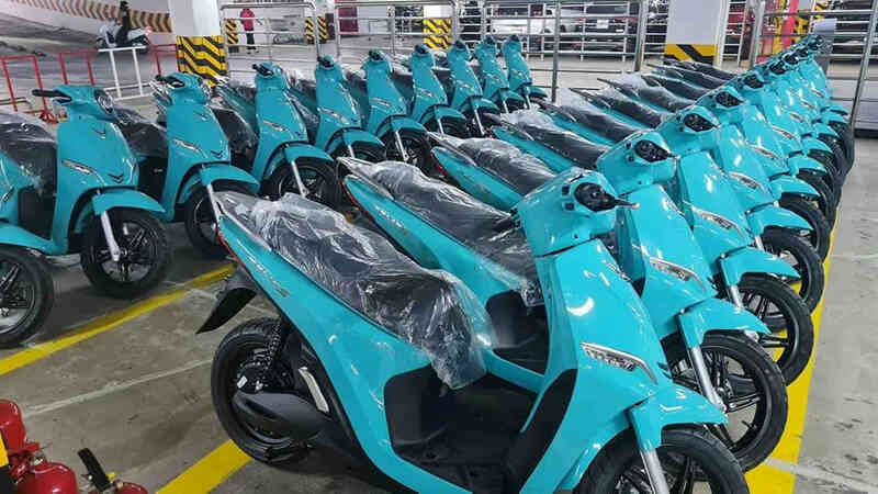 Lộ ảnh dàn ‘xe ôm’ chạy điện của VinFast, ngày ra mắt dịch vụ đấu Grab, Gojek sắp đến?