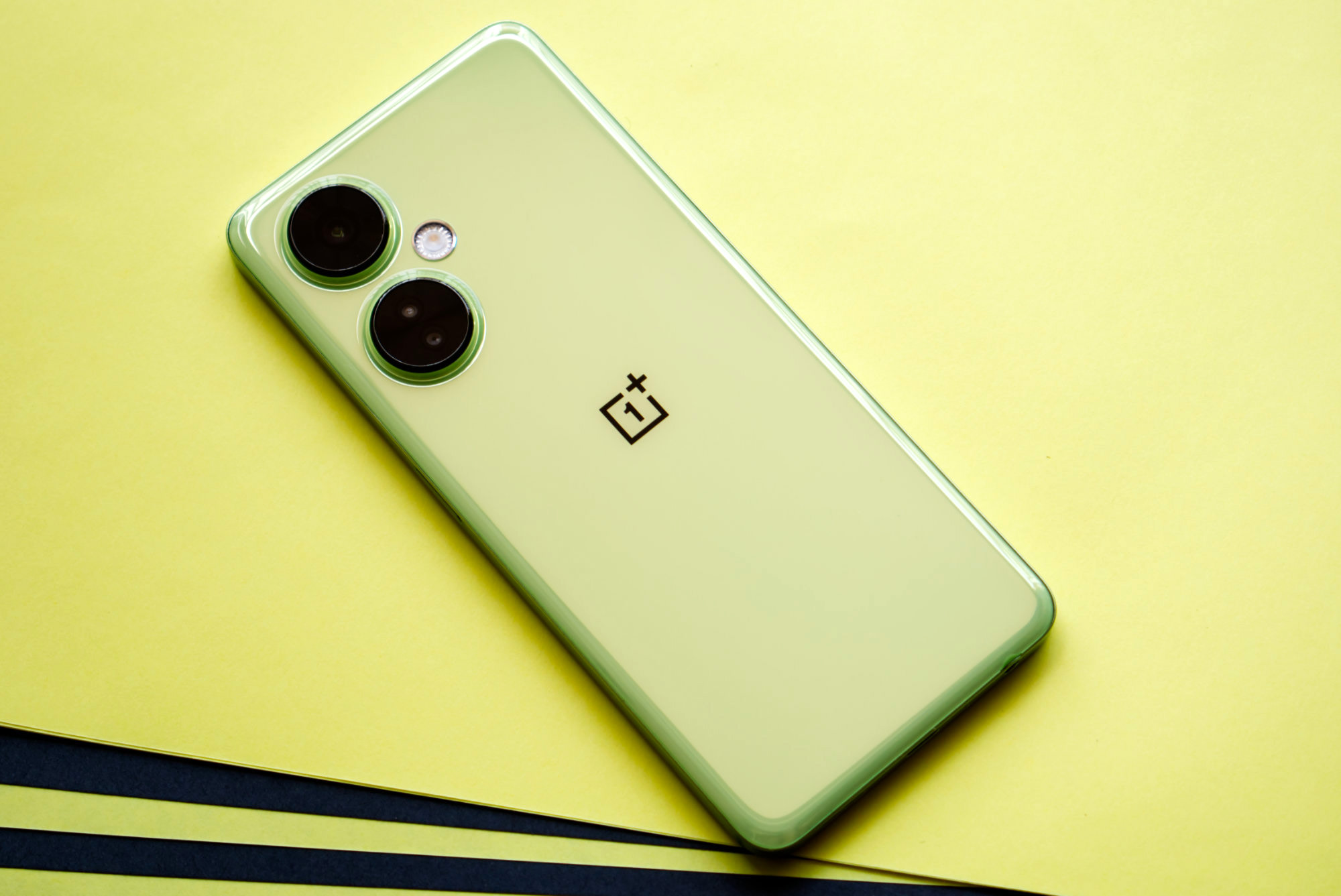 Top smartphone giá hời đáng mua trong tháng 6 này - Ảnh 3. Top smartphone giá hời đáng mua trong tháng 6 này - Ảnh 3.