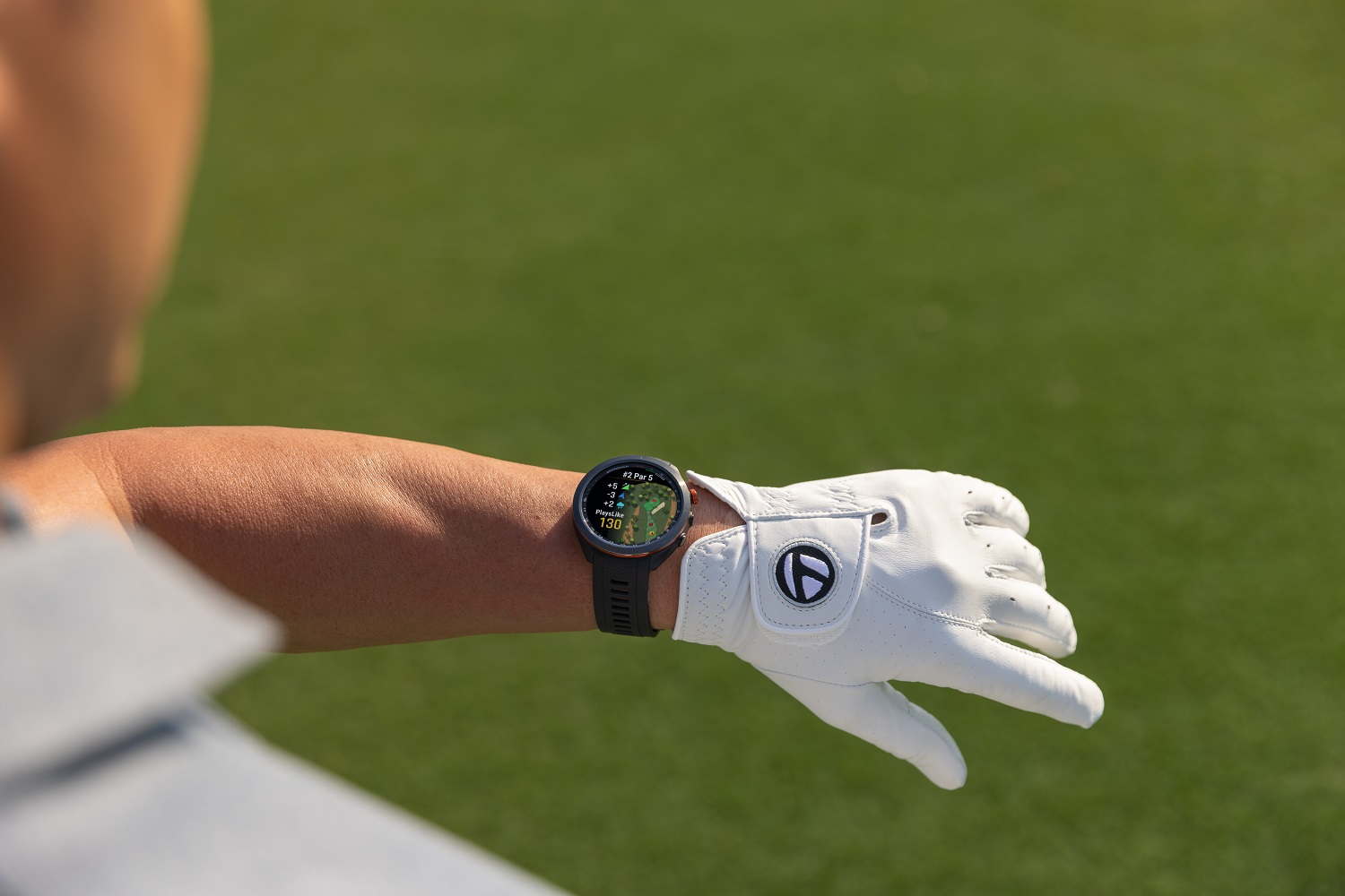 Garmin công bố smartwatch cao cấp Approach S70 hướng tới người chơi golf