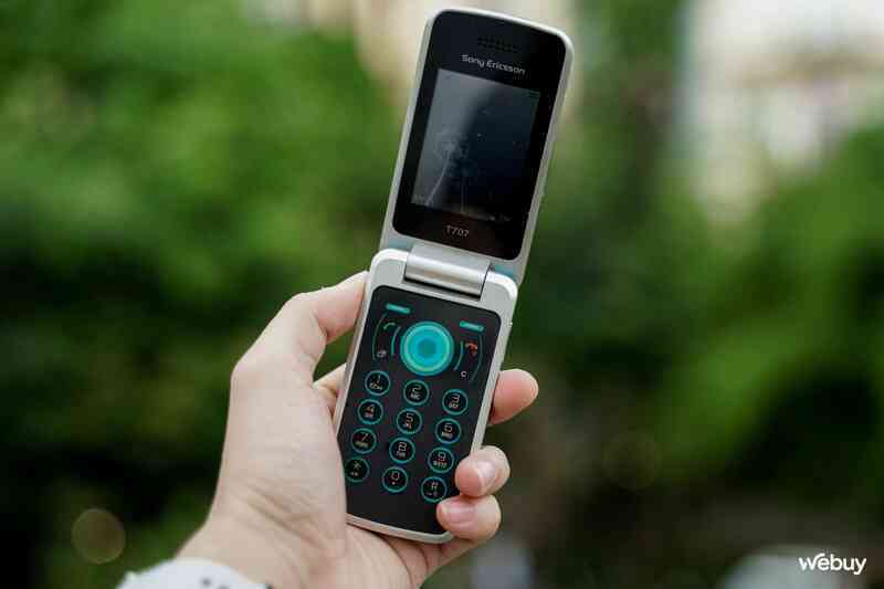 2023 rồi vẫn muốn dùng điện thoại cổ Sony Ericsson: Vui, lạ nhưng thiếu thốn, chỉ 1 ngày là phải bỏ