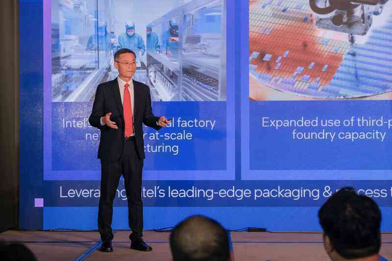 50 năm đột phá và sáng tạo của Intel để trở thành tập đoàn công nghệ hàng đầu Việt Nam - Ảnh 4. 50 năm đột phá và sáng tạo của Intel để trở thành tập đoàn công nghệ hàng đầu Việt Nam - Ảnh 4.
