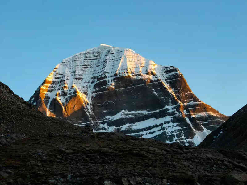 Bí ẩn về núi Kailash, nơi được coi là trung tâm của thế giới - Ảnh 3. Bí ẩn về núi Kailash, nơi được coi là trung tâm của thế giới - Ảnh 3.