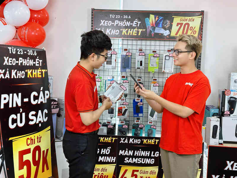 CellphoneS xả kho giữa năm, nhiều món giảm đến 70%