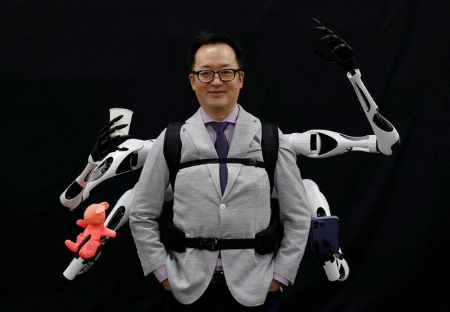 Nhà nghiên cứu Nhật Bản phát triển tay robot để “mở khóa sáng tạo”, fan Người Nhện háo hức chờ thời