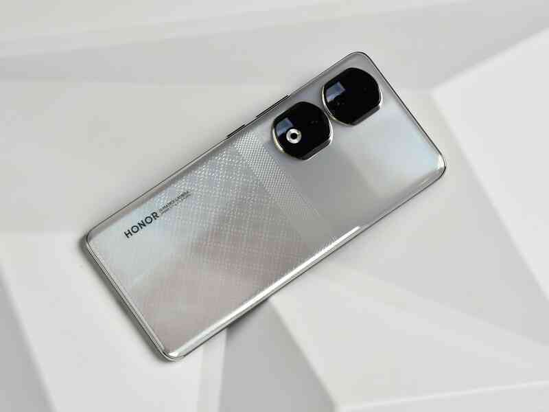Honor ra mắt điện thoại có camera 200MP như Galaxy S23 Ultra, màn hình &quot;Dynamic Island&quot; như iPhone, giá chỉ hơn 8 triệu đồng - Ảnh 2.