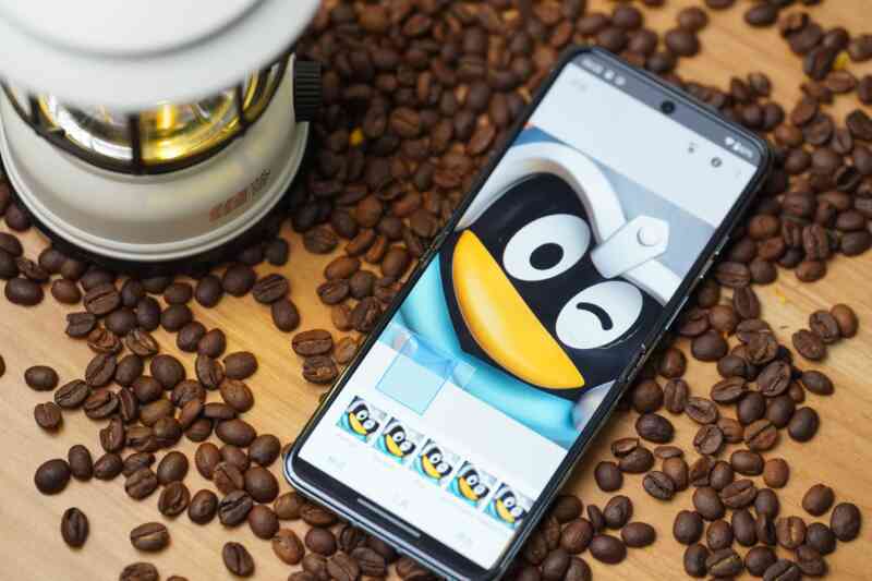 Chân dung smartphone khiến Galaxy Z Flip4 trở thành "trò cười" trong cuộc đua màn hình gập - Ảnh 3. Chân dung smartphone khiến Galaxy Z Flip4 trở thành "trò cười" trong cuộc đua màn hình gập - Ảnh 3.