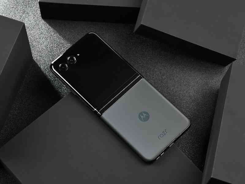 Chân dung chiếc smartphone biến Galaxy Z Flip4 thành