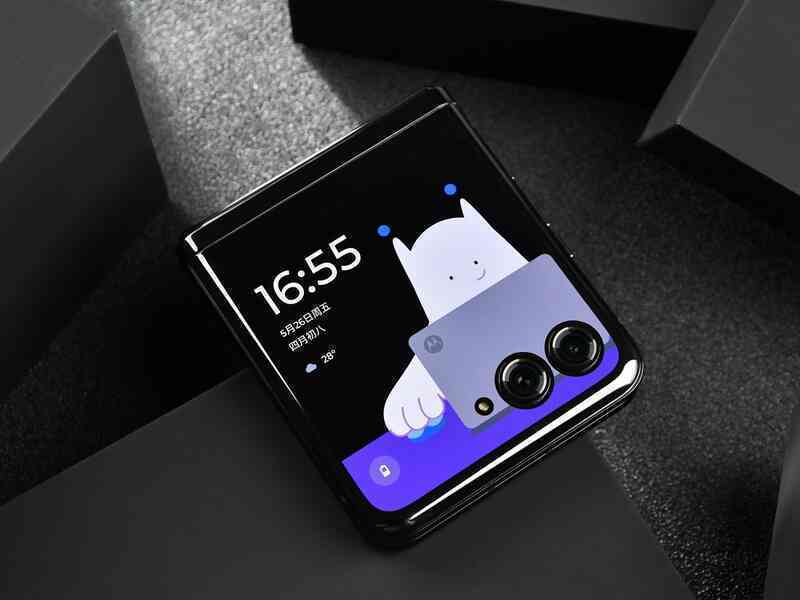 Chân dung chiếc smartphone biến Galaxy Z Flip4 thành