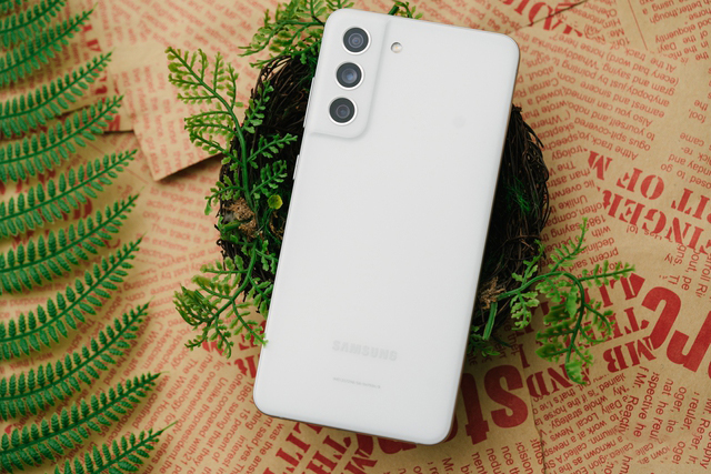 Xiaomi, POCO chưa là gì, Samsung vừa mở bán chiếc smartphone 8 triệu đáng mua nhất