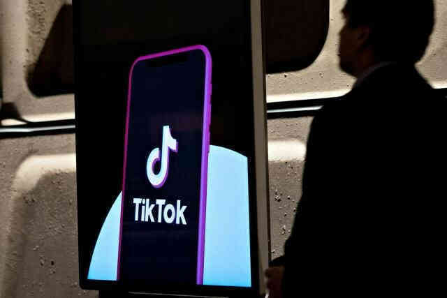 TikTok Shop – thế lực 1 năm tuổi đáng sợ của làng TMĐT: Người dùng bị cuốn vào những video, buổi livestream vô tận, lũ lượt rời bỏ Shopee, Amazon