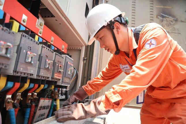 Miền Bắc đối mặt nguy cơ thiếu điện ở hầu hết các giờ trong ngày: Những khách hàng nào được ưu tiên sử dụng điện? - Ảnh 2.