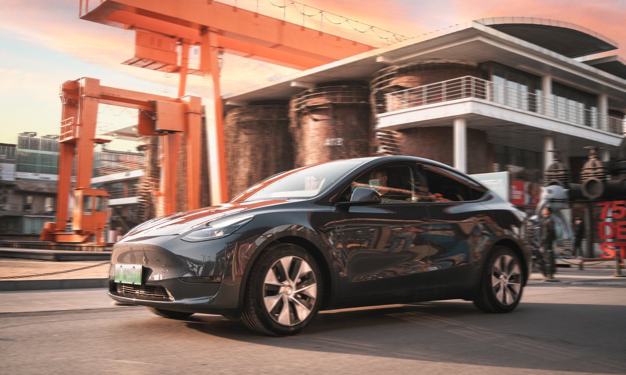 Sau gây hấn cả ngành xe Trung Quốc khiến 2 start-up suýt đổ sụp, vì đâu Tesla bất ngờ quay xe? - Ảnh 2. Sau gây hấn cả ngành xe Trung Quốc khiến 2 start-up suýt đổ sụp, vì đâu Tesla bất ngờ quay xe? - Ảnh 2.