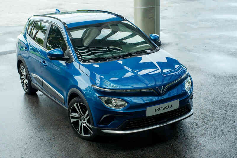 Hơn 11.000 xe điện VinFast được bán ra trong nửa đầu năm 2023, tăng trưởng ra sao so với 2022?