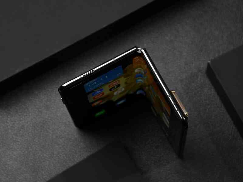 Honor ra mắt smartphone gập mỏng nhất thế giới - Ảnh 3. Honor ra mắt smartphone gập mỏng nhất thế giới - Ảnh 3.