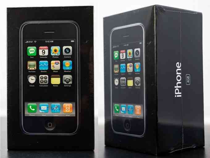 Chiếc iPhone đời đầu được bán với giá hơn 190.000 USD