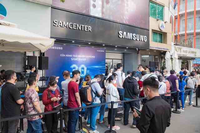 Cửa Hàng Trải Nghiệm Samsung SamCenter thứ 30 ghi điểm "cực mạnh" với hành trình mang trải nghiệm Samsung quốc tế đến Việt Nam - Ảnh 3. Cửa Hàng Trải Nghiệm Samsung SamCenter thứ 30 ghi điểm "cực mạnh" với hành trình mang trải nghiệm Samsung quốc tế đến Việt Nam - Ảnh 3.